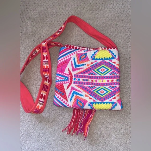 Boho vibe crossbody purse - Picture 2 of 4